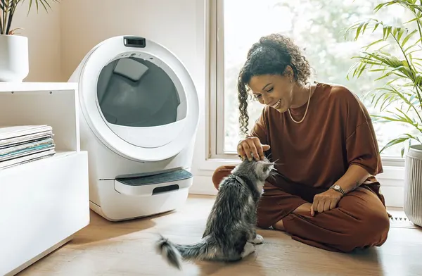 Litter-Robot 5 Pro self-cleaning litter box, front view, photo 6 of 7